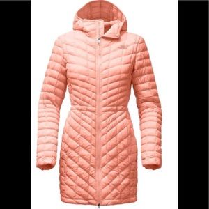 NWT 🔥 Thermoball Parka The NorthFace Tropical 🍑